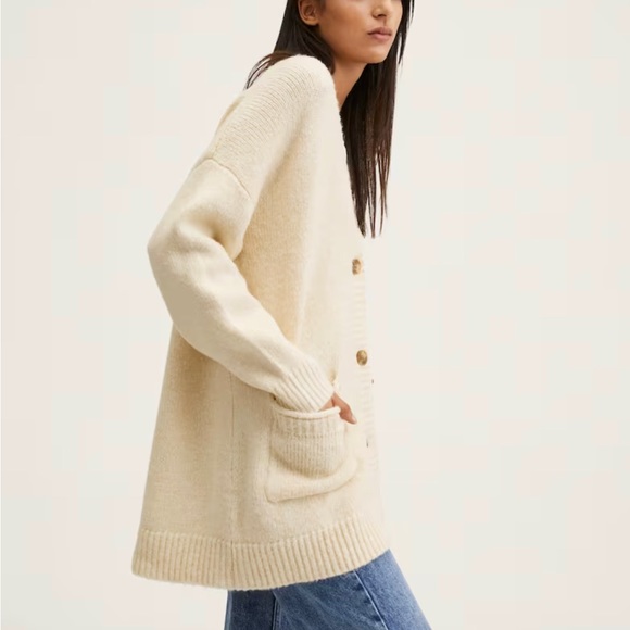 Mango Oversized knit cardigan - Picture 2 of 7